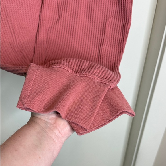 Old Navy Ribbed Joggers in Soft Pink - Picture 5 of 6